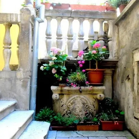 Nikolina Old Town *