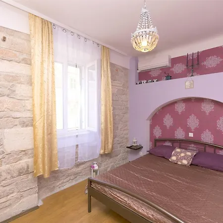 Apartment Nikolina Old Town