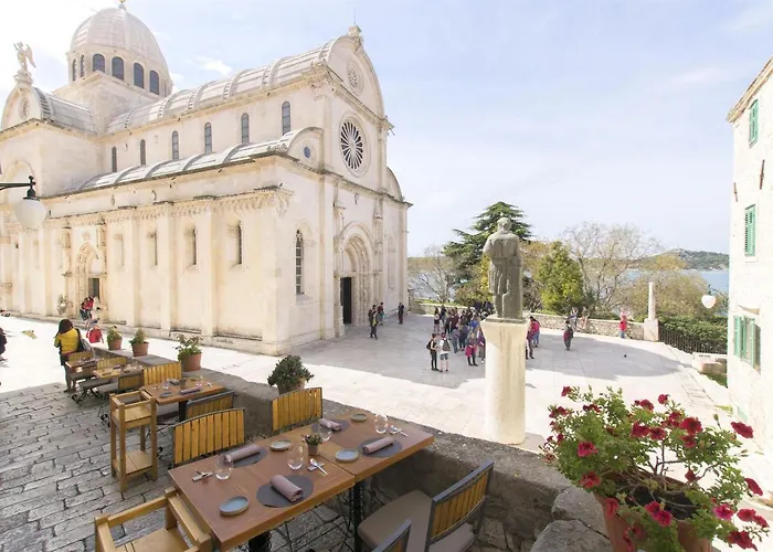 Nikolina Appartement *