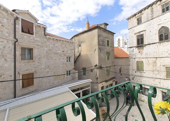 Nikolina Appartement *